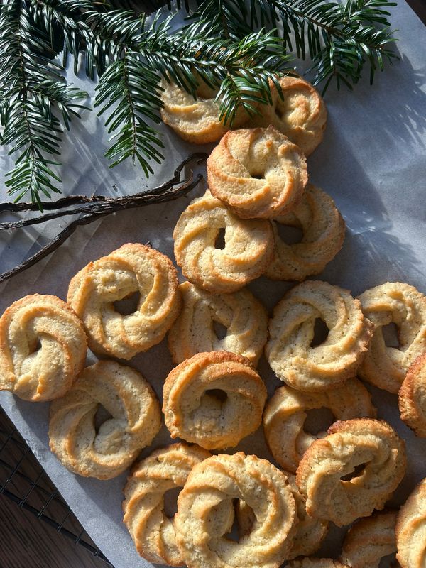 Vanilla Wreath Cookies