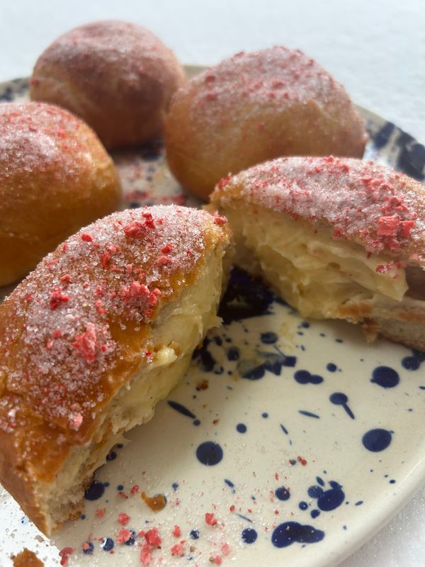 Shrovetide Buns with Pastry Cream